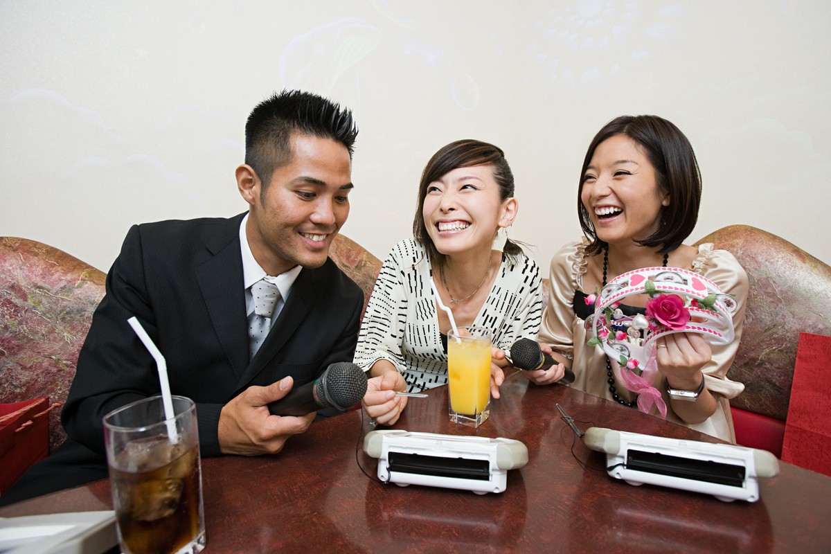 How to Enjoy Karaoke in Japan: A Complete Guide to Popular Chains, Pricing Systems, and How to Use Them