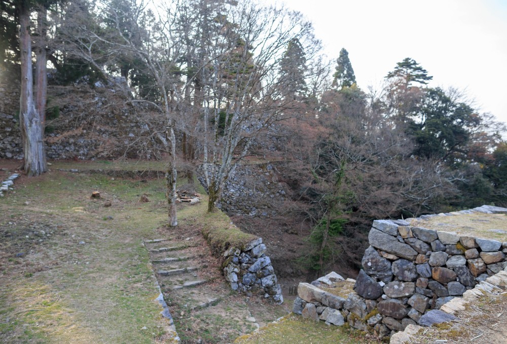 Japan's strongest castle with natural rugged terrain