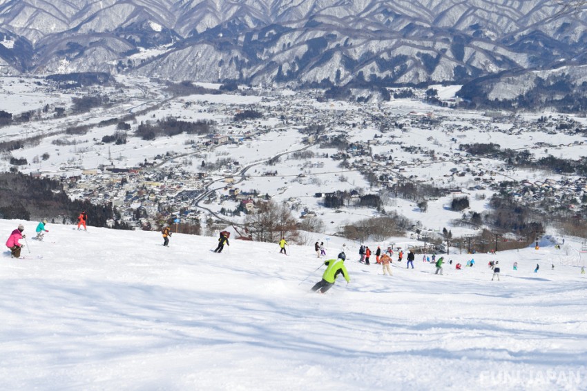 How to Enjoy Hot Springs and Skiing in Hakuba?