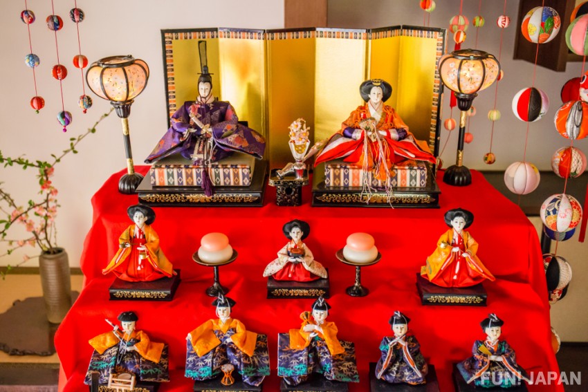 Red Kimono is the Standard for Hina Doll