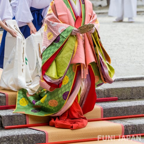 Why are Japanese Kimonos so Long?