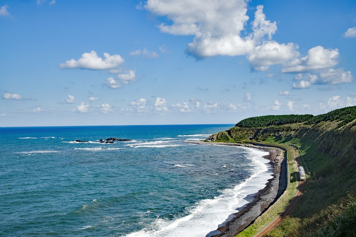 Gono Line A train that can see ocean views