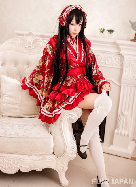 Lolita Kimono: What to Know and Where to Buy