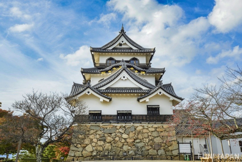 ปราสาทฮิโกเนะ ปราสาทแห่งเดียวในญี่ปุ่นที่ยังคงมีโรงเลี้ยงม้าอยู่