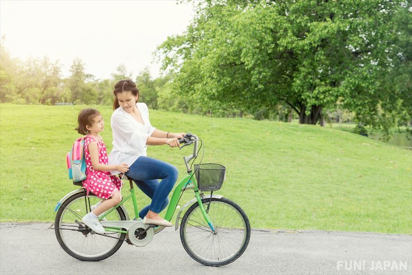 Mamachari là xe đạp rất phổ biến tại Nhật Bản với thiết kế đơn giản, tiện dụng và an toàn cho cả người lớn và trẻ em. Hãy xem hình ảnh liên quan đến mamachari để khám phá những tính năng thú vị của loại xe độc đáo này.