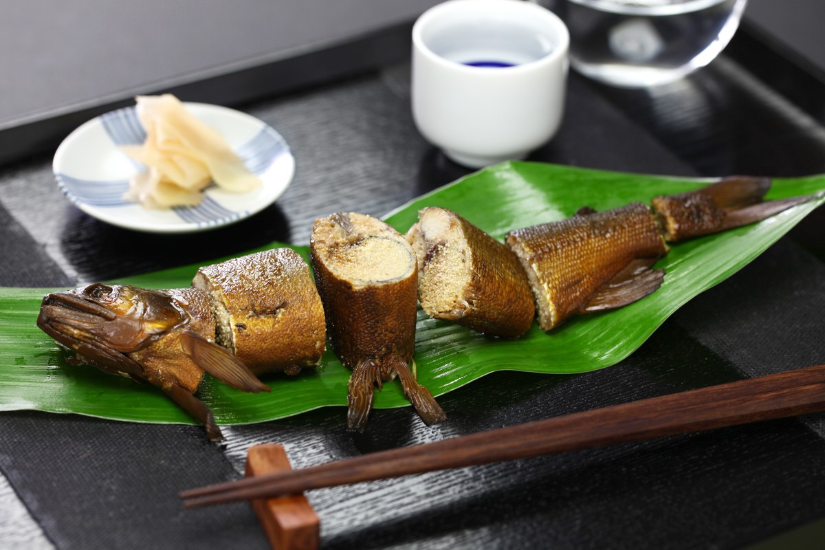 Ikan Musim Gugur Ochiayu (Ikan Ayu Betina dengan Telur)