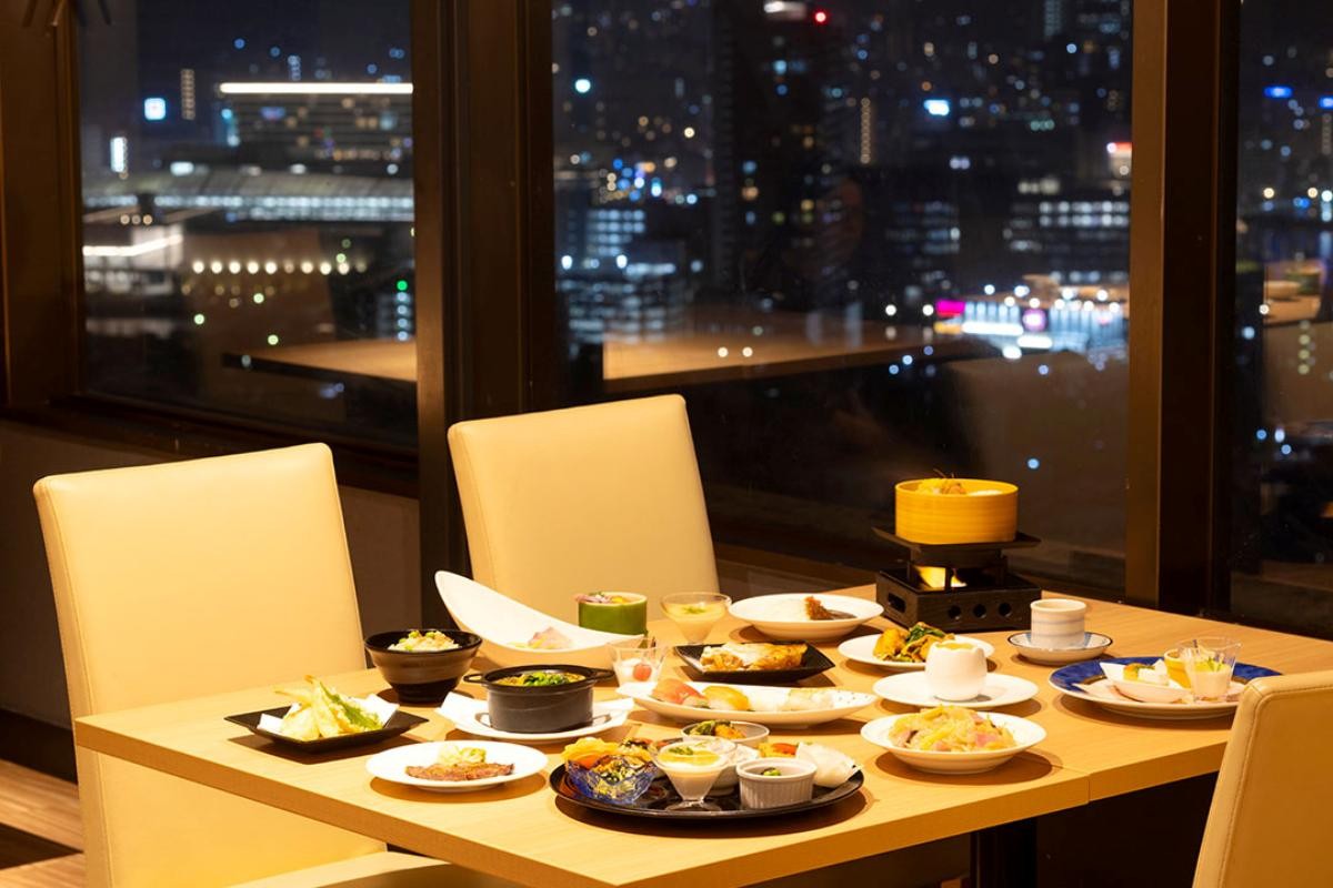 長崎飯店清風自助餐夜景