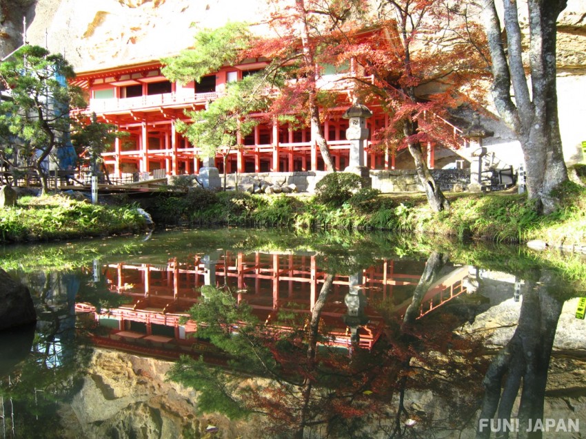 Let's go to Explore Takkoku no Iwaya Bishamon-do in Iwate's Hiraizumi in Japan!