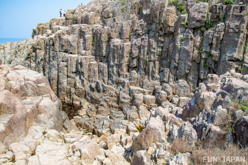 Fukui Prefecture's Terrifying and Amazing Tojinbo Cliffs