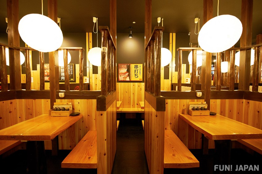 Interior di restoran Torikizoku